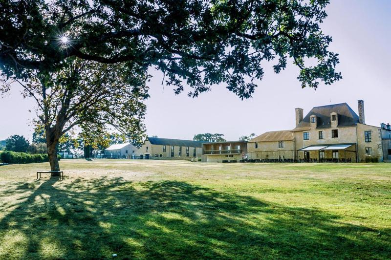 Отель Domaine Du Normandoux, The Originals Relais Терсе Экстерьер фото